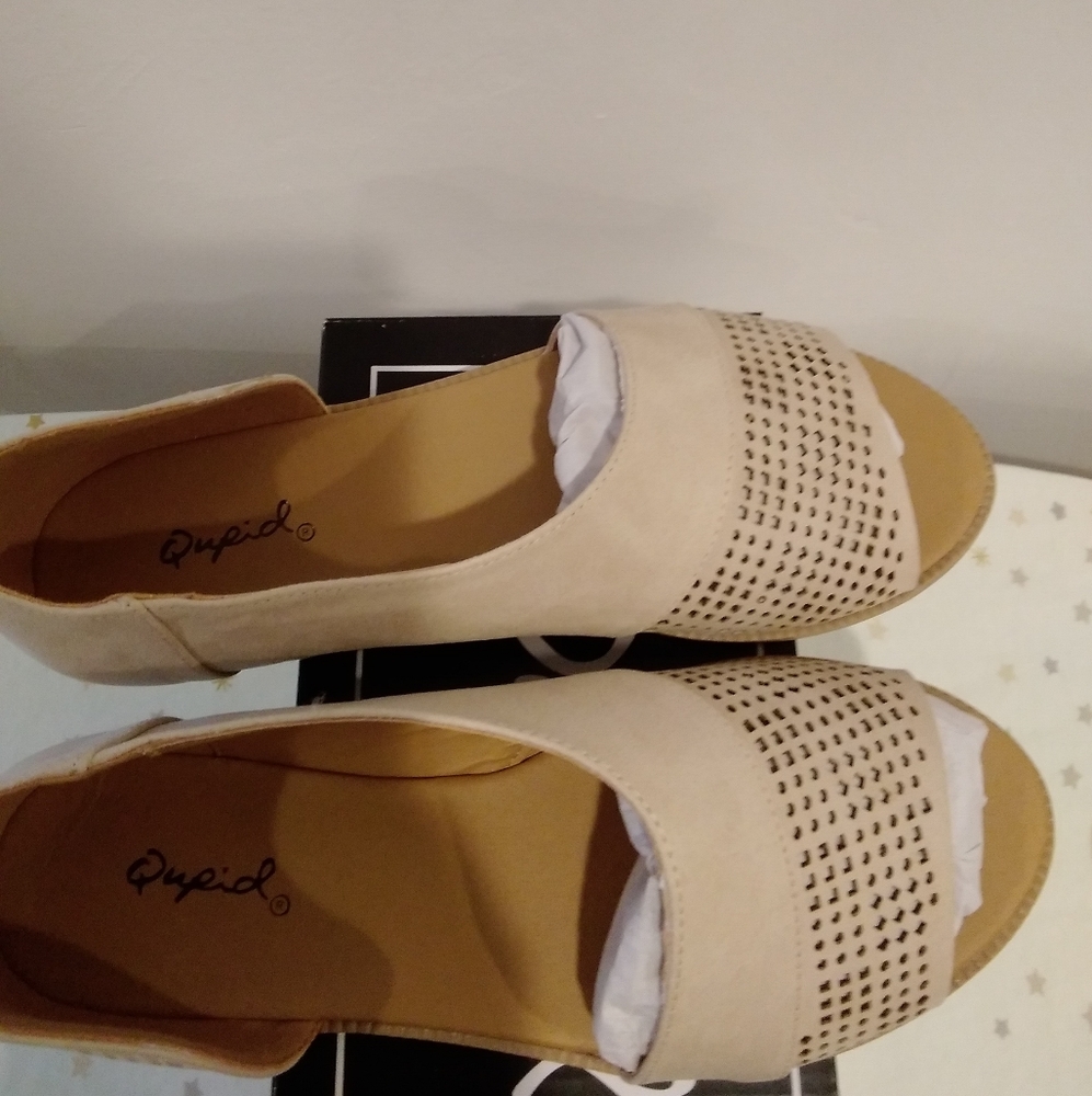 ⭐️ Qupid Desmond Beige Sandal - Picture 4 of 5